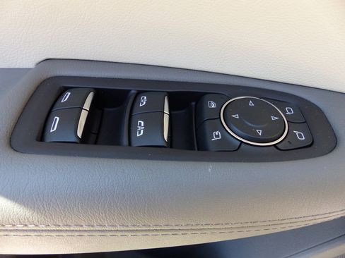 Used 2021 Cadillac XT5 Premium Luxury w/ LPO, Floor Liner Package AWD/4WD image 24