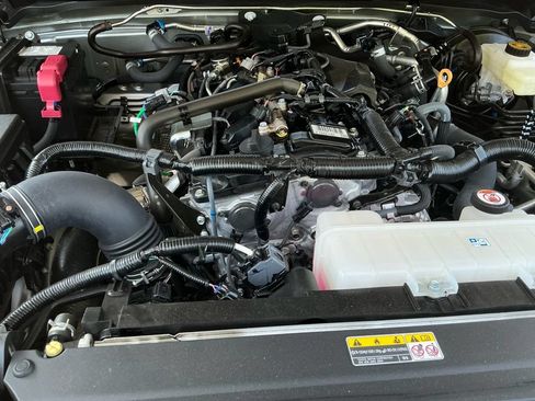 Used 2026 Toyota Tacoma SR5 AWD/4WD image 9
