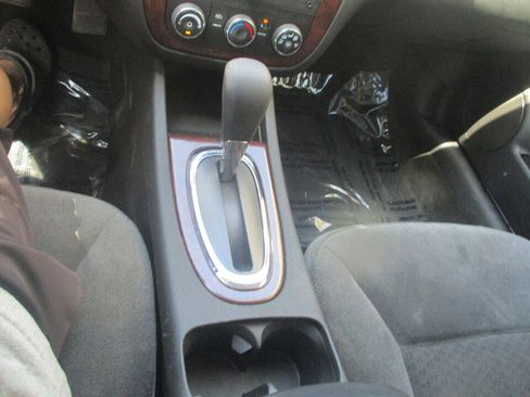 Used 2011 Chevrolet Impala LS FWD image 32