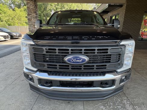 Used 2023 Ford F350 XL w/ XL Chrome Package AWD/4WD image 2