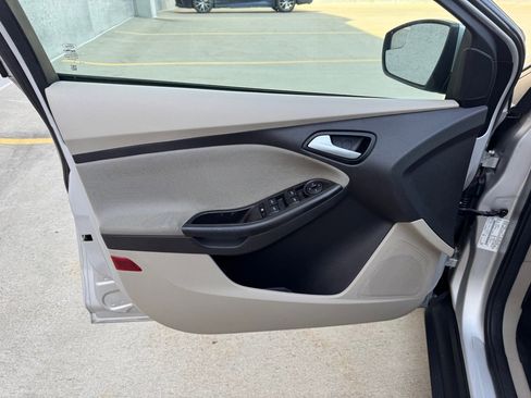 Used 2014 Ford Focus SE image 9