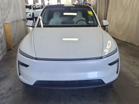 Used 2026 Tesla Model Y 2WD image 4