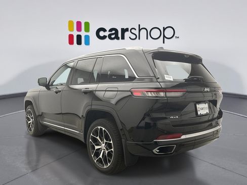 Used 2022 Jeep Grand Cherokee Summit AWD/4WD image 3