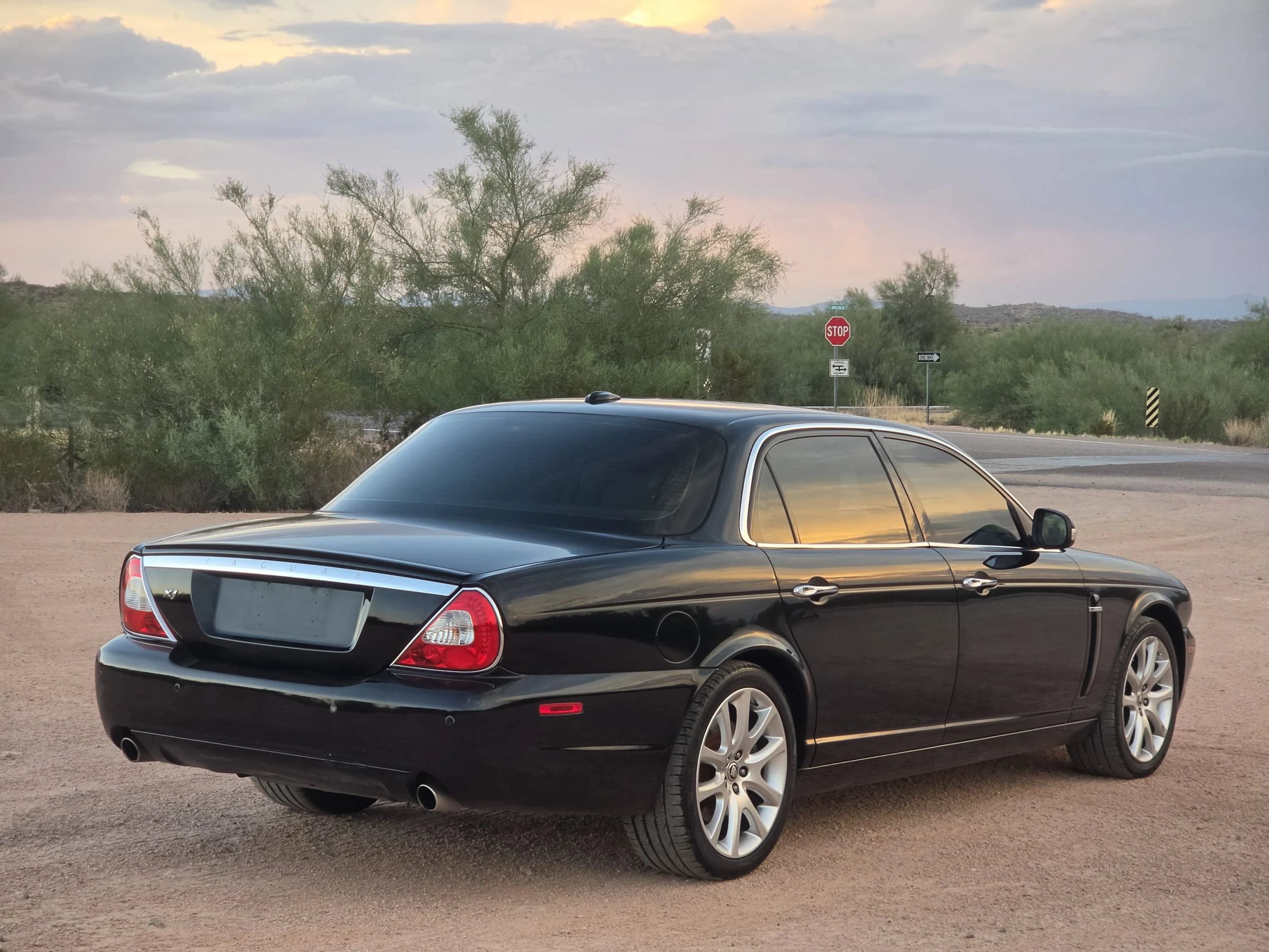 Used 2009 Jaguar XJ8 RWD image 21
