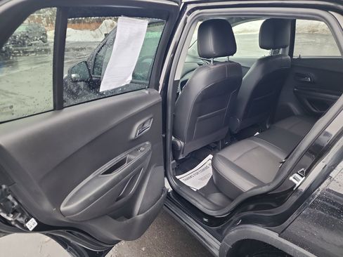 Certified 2022 Chevrolet Trax LT w/ LT Convenience Package image 22