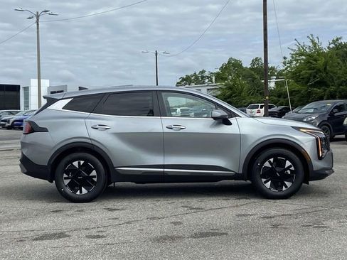New 2026 Kia Sportage LX FWD image 2