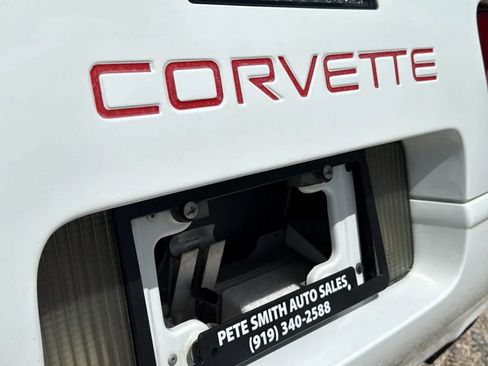 Used 1996 Chevrolet Corvette Coupe RWD image 12
