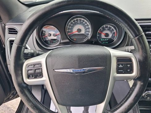 Used 2013 Chrysler 200 Limited FWD image 12