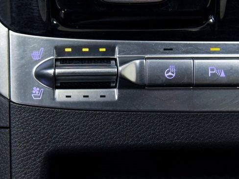 Used 2024 Kia Carnival SX Prestige image 28