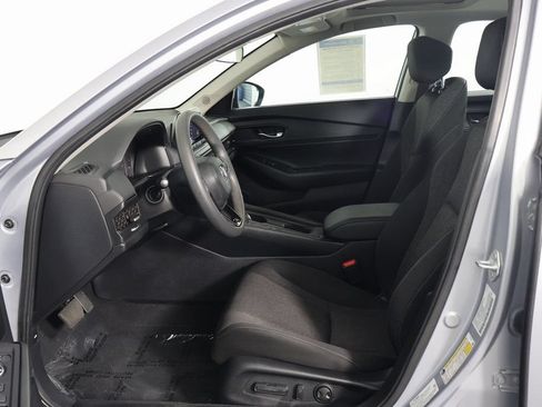 Used 2023 Honda Accord EX image 11