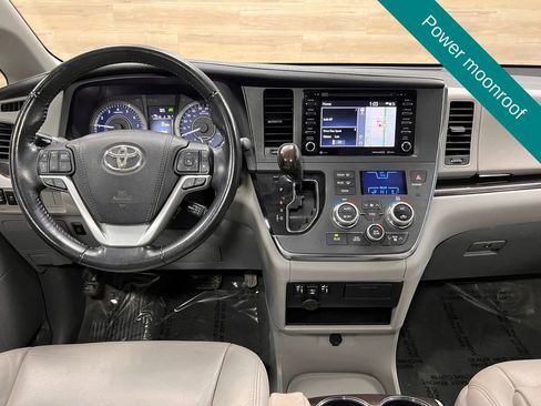Used 2018 Toyota Sienna XLE w/ XLE Navigation Package image 2