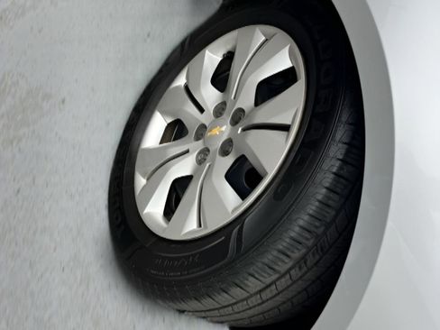 Used 2015 Chevrolet Cruze LS FWD image 11