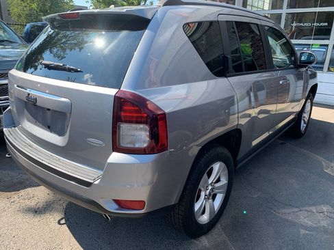 Used 2017 Jeep Compass Latitude AWD/4WD image 4