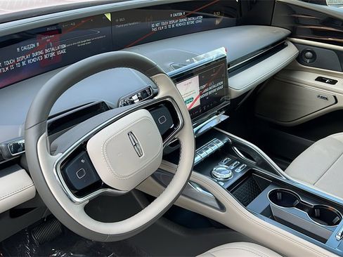 New 2025 Lincoln Nautilus Premier w/ Equipment Group 102A image 18