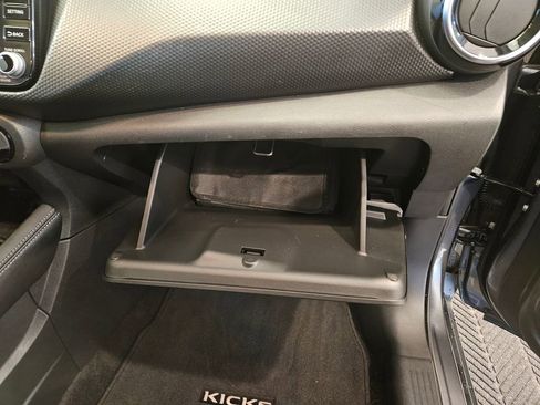 Certified 2022 Nissan Kicks SV image 28