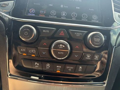 Used 2020 Jeep Grand Cherokee Altitude RWD image 31