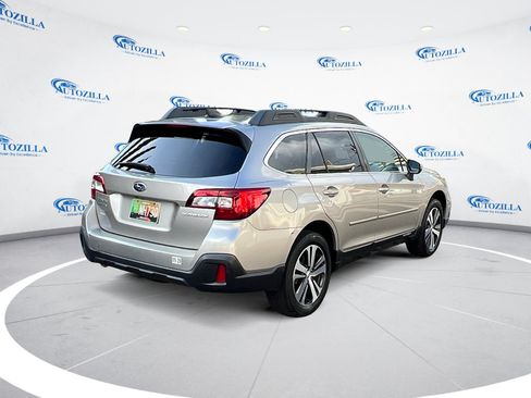 Used 2019 Subaru Outback 2.5i Limited AWD/4WD image 5