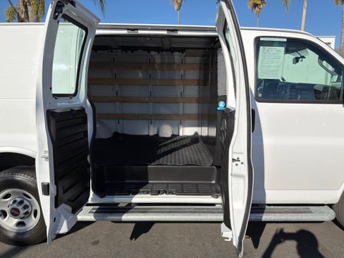 Used 2024 GMC Savana 2500 w/ Driver Convenience Package image 12
