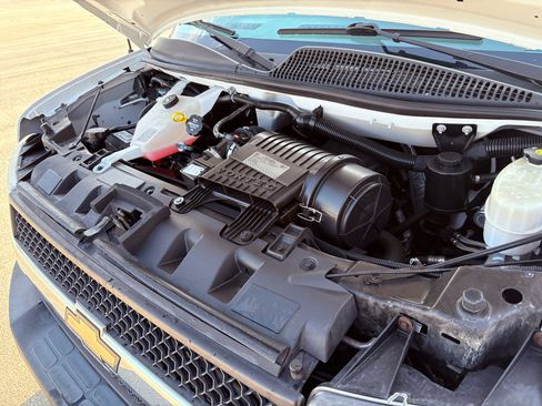 Used 2016 Chevrolet Express 3500 LT w/ LT Preferred Equipment Group image 37