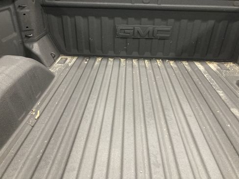 Used 2024 GMC Sierra 1500 Elevation w/ Preferred Package AWD/4WD image 12