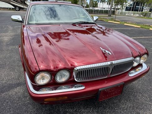 Used 1999 Jaguar XJ8 L RWD image 15