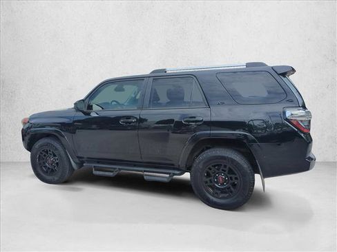 Used 2020 Toyota 4Runner SR5 AWD/4WD image 8