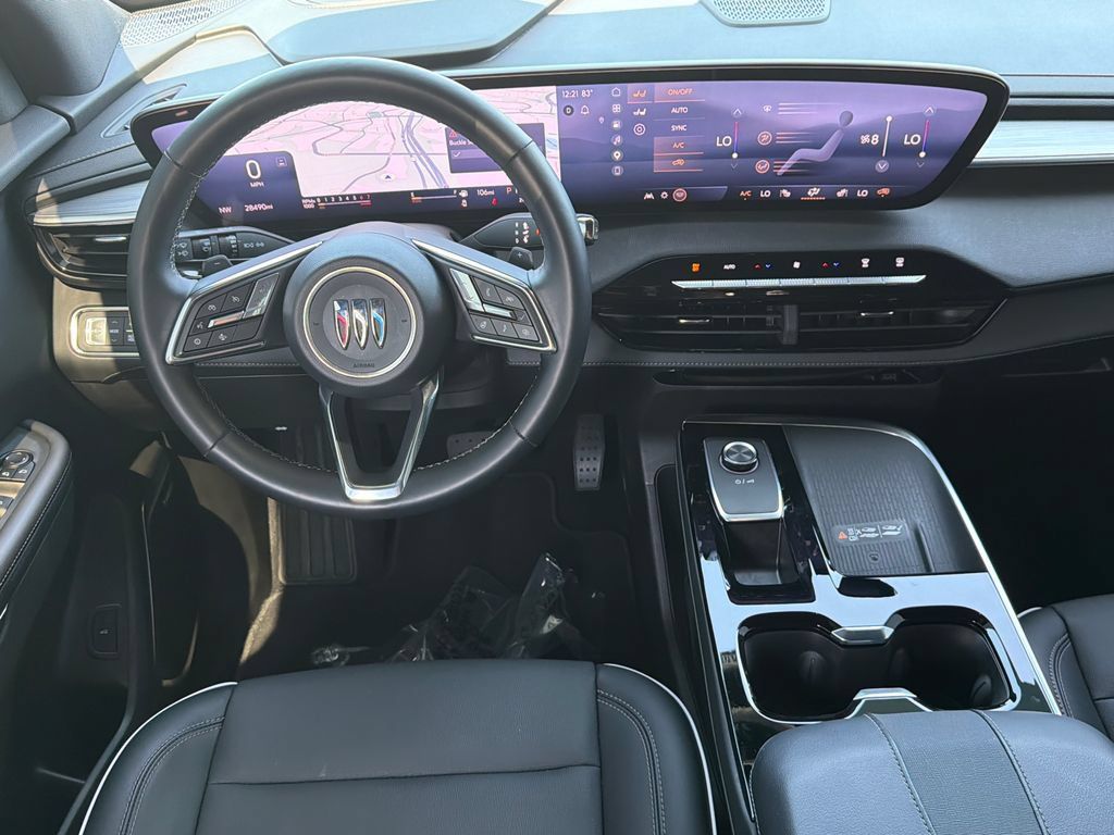 Used 2025 Buick Enclave Preferred AWD/4WD image 25