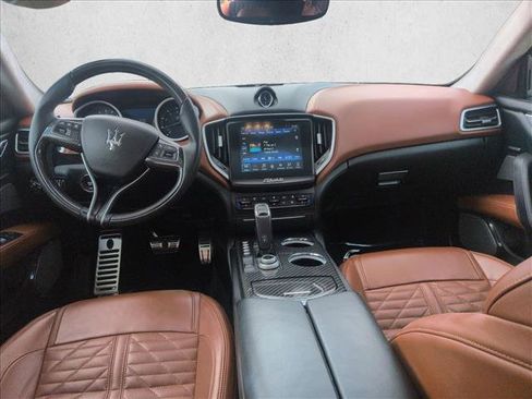 Used 2020 Maserati Ghibli S GranSport image 19