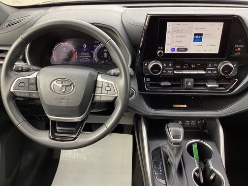 Used 2025 Toyota Highlander XSE AWD/4WD image 20