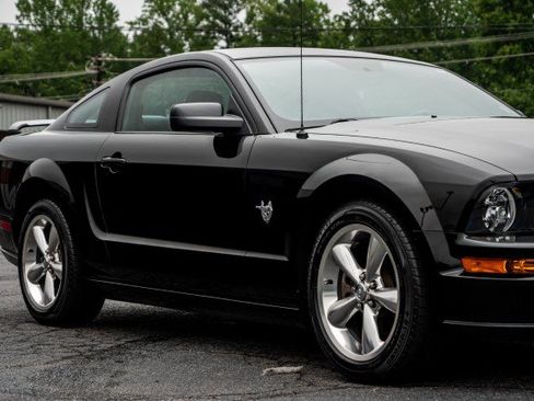 Used 2009 Ford Mustang GT Premium RWD image 37