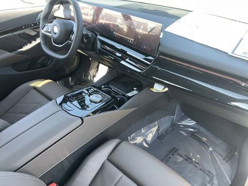 Used 2025 BMW 530i 530i image 13