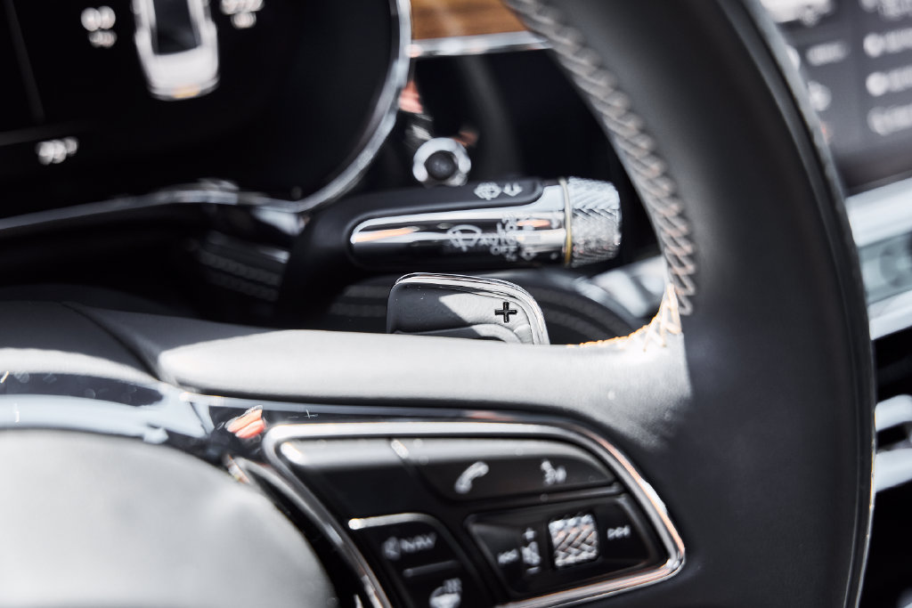 Used 2024 Bentley Flying Spur V8 AWD/4WD image 65