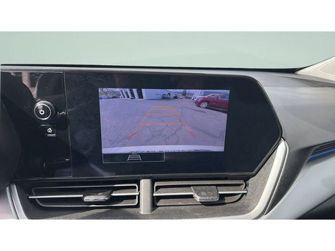 Used 2025 Chevrolet Trax LS FWD image 15