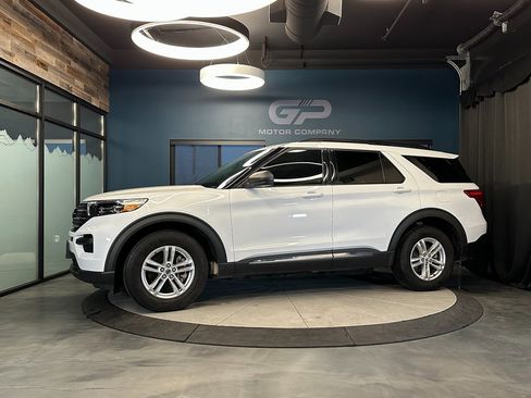 Used 2020 Ford Explorer XLT image 7