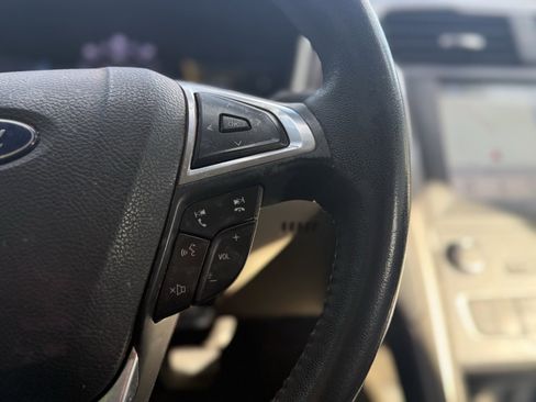 Used 2019 Ford Fusion SEL image 26