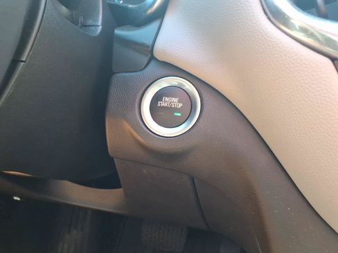 Used 2022 Chevrolet Equinox LS FWD image 23