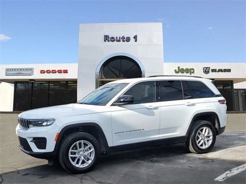 Used 2023 Jeep Grand Cherokee Laredo X image 5