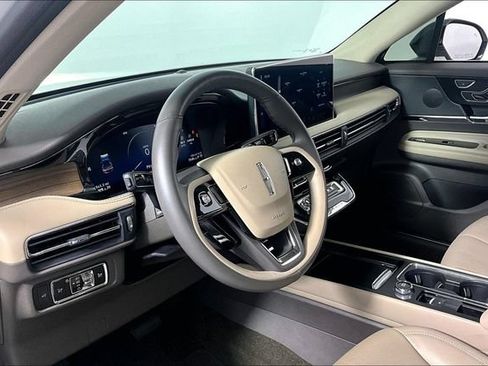 Used 2023 Lincoln Corsair Reserve FWD image 13