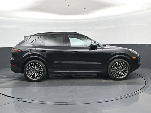 Used 2020 Porsche Cayenne AWD/4WD image 2