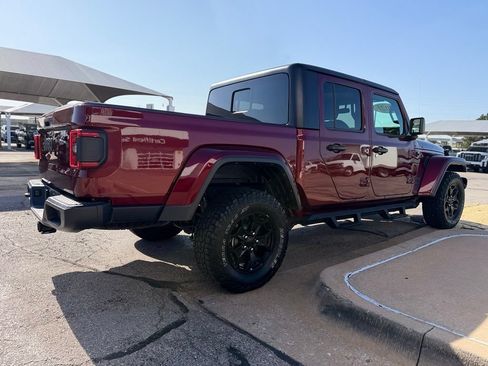 Used 2021 Jeep Gladiator Sport AWD/4WD image 4