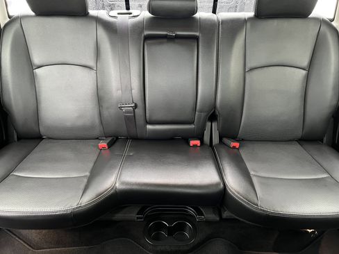 Used 2016 RAM 2500 Laramie w/ Convenience Group AWD/4WD image 18