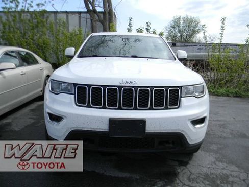 Used 2021 Jeep Grand Cherokee Laredo AWD/4WD image 5