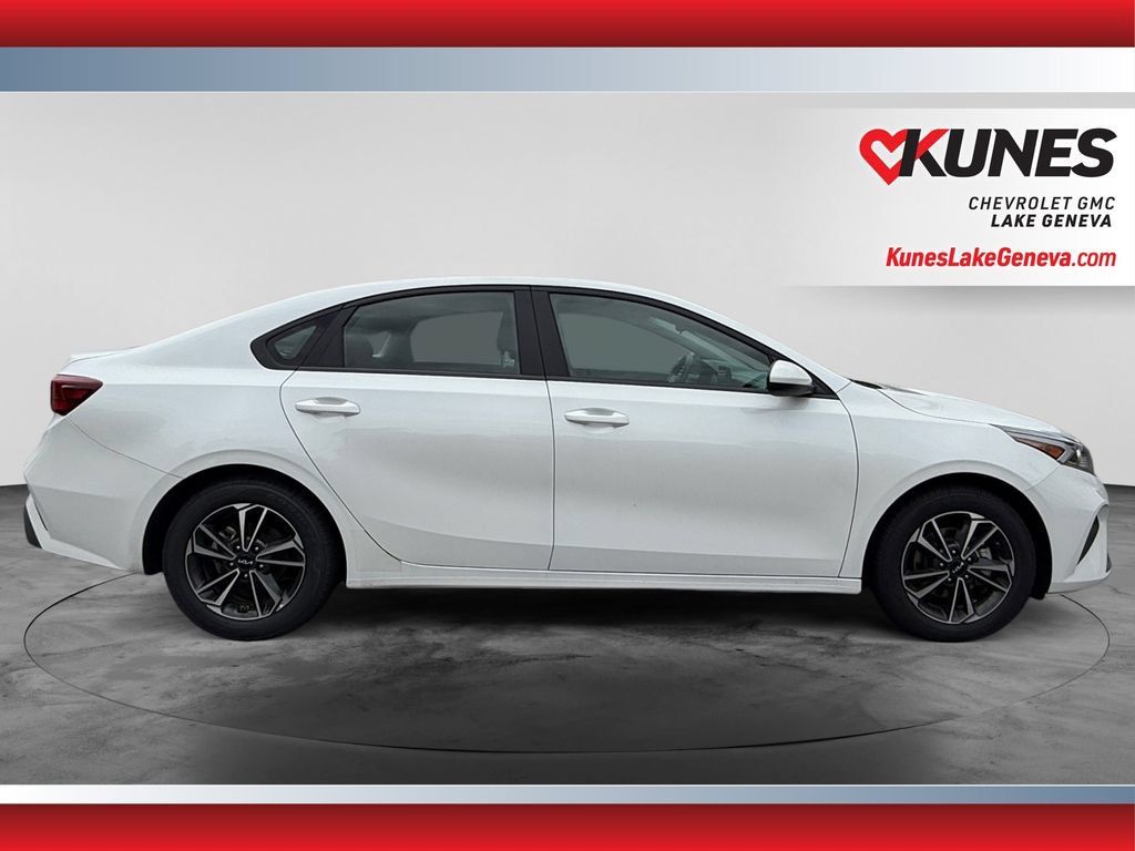 Used 2024 Kia Forte LXS FWD image 9