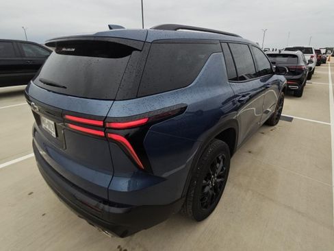 Used 2025 Chevrolet Traverse LT w/ Midnight/Sport Edition FWD image 13