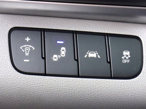 Used 2019 Hyundai Elantra SEL image 10