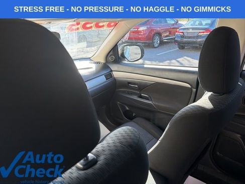 Used 2014 Mitsubishi Outlander ES image 23