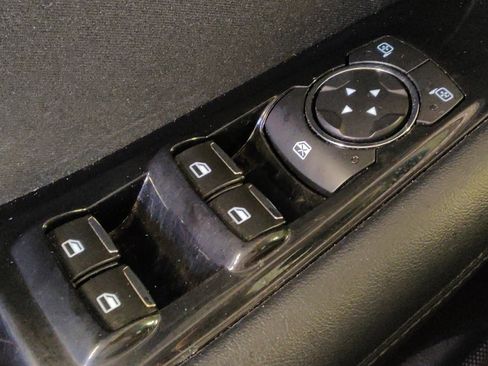 Used 2017 Ford Edge SEL image 27