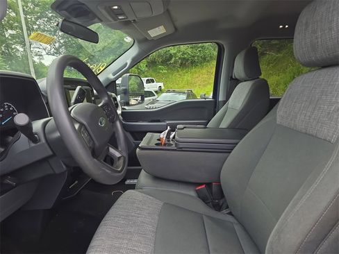 Used 2023 Ford F150 XLT w/ Trailer Tow Package image 11