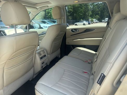Used 2020 INFINITI QX60 Luxe w/ Sensory Package FWD image 10