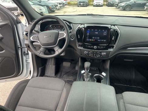 Used 2023 Chevrolet Traverse LT w/ Midnight/Sport Edition image 17